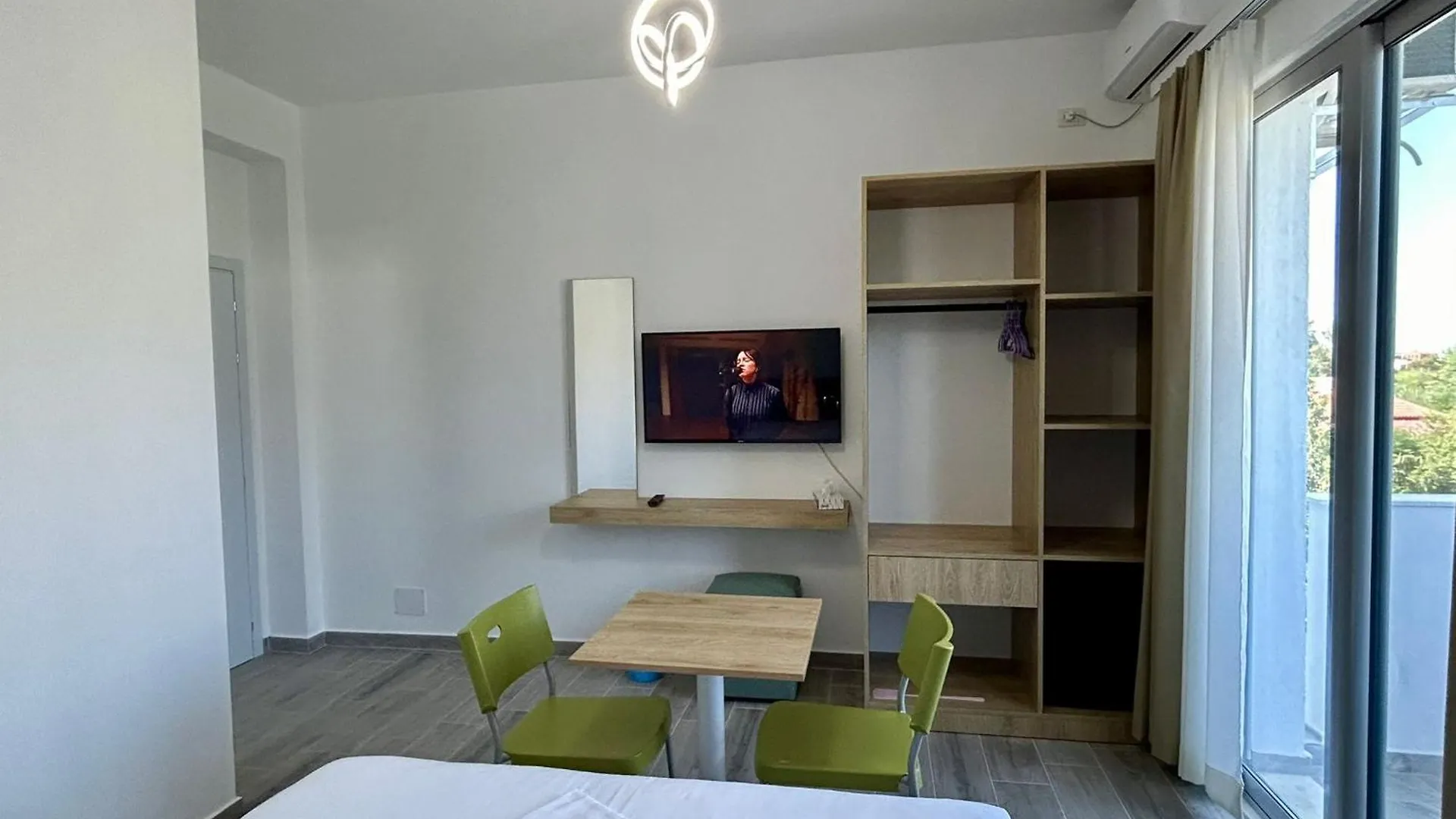 River Residence Orikum Apartment